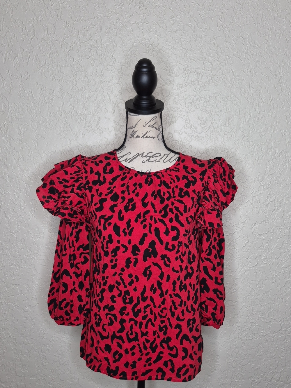 Who What Wear Animal Print Top Size M